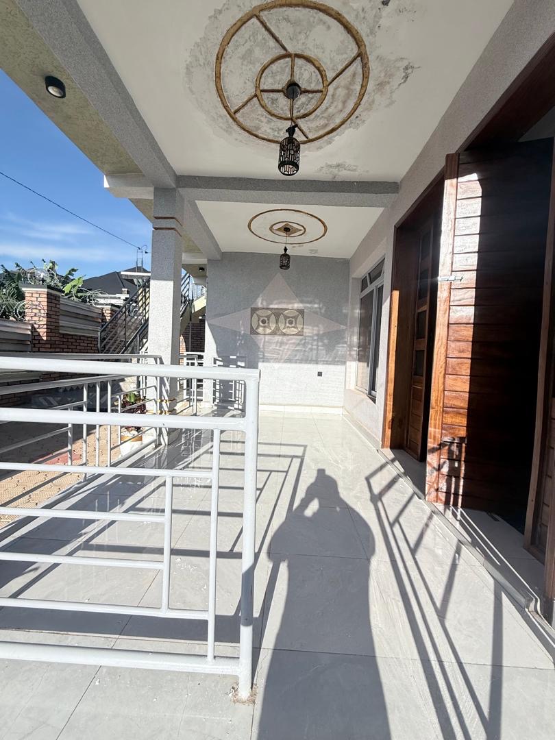 4-Bedroom Modern House for Sale in Kanombe, Kigali – Spacious Family Home